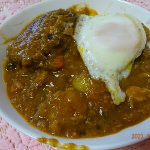 目玉焼きカレー